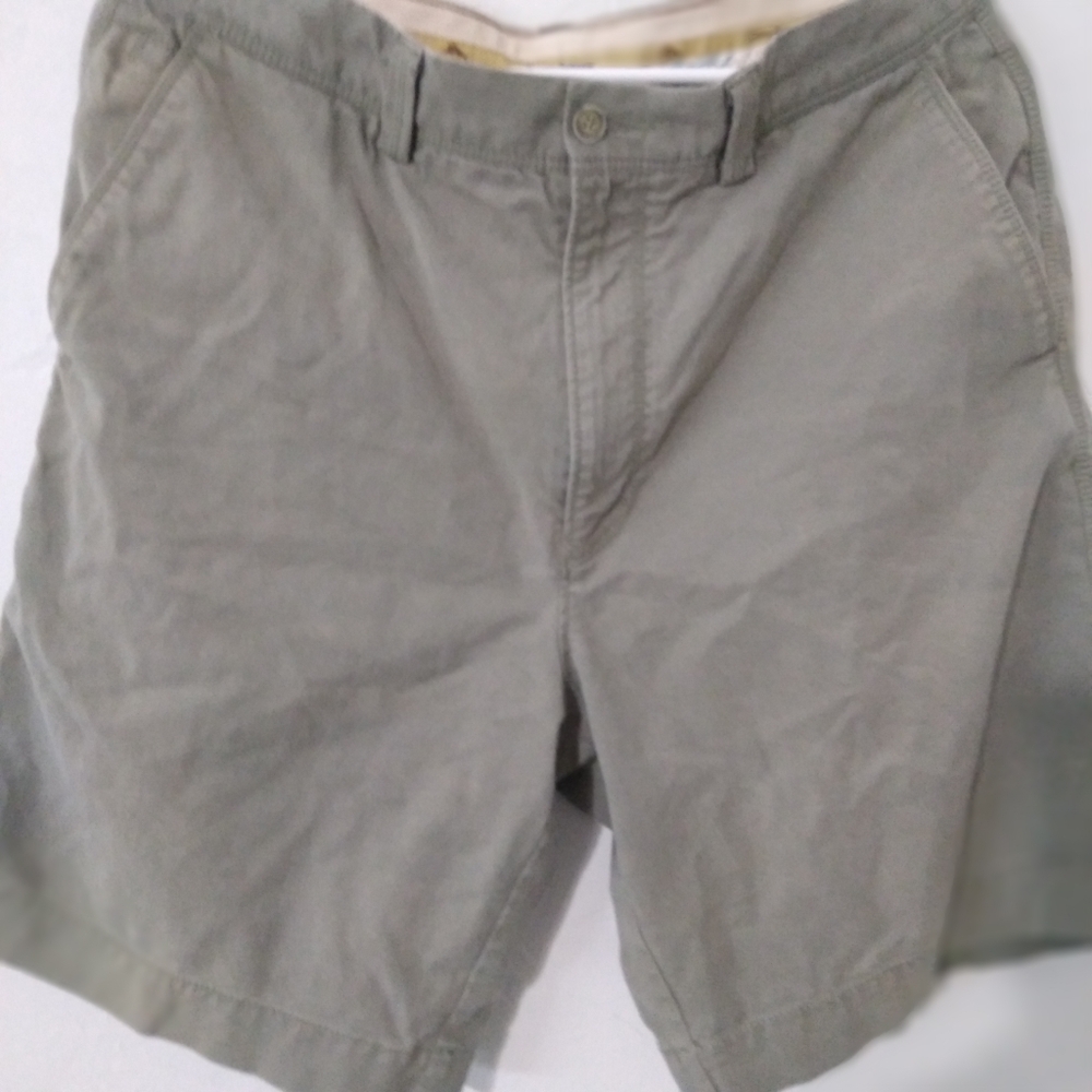Tommy Bahama Gray Flat Front Men Shorts